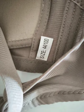 Soutien bege com botões frontais