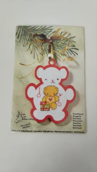 Adorno Navidad punto de cruz oso