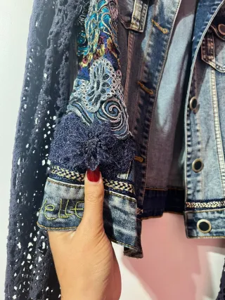 Chaqueta Desigual Tejana Bordada