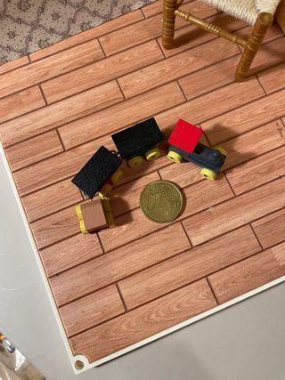 Trenino in legno per casa delle bambole