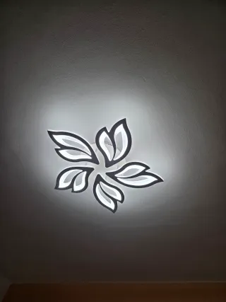 Lámpara de techo moderna con mando