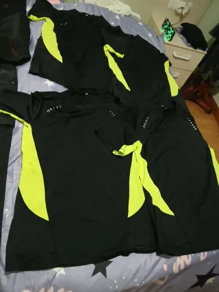 Conjunto Ropa Deportiva Chico un pantalón pitillo