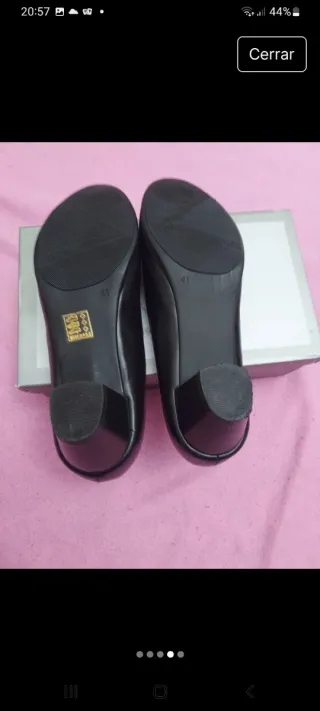 Zapatos de señora negros talla 41 local.