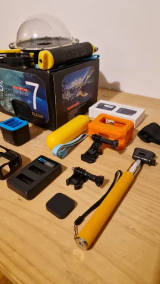 GoPro Hero 7 Black + Dome + Accesorios