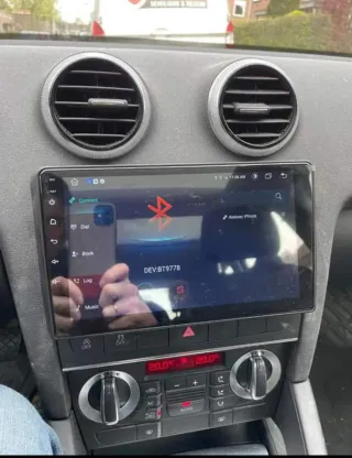 Rádio Audi A3 8P Android 14 com Carplay sem fios.