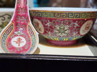 Set di ciotole cinesi vintage con cucchiai