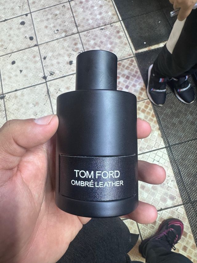 Perfume Tom Ford Ombré Leather Negro