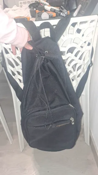 Mochila negra multiusos