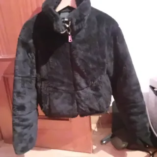 Abrigo pelo negro mujer