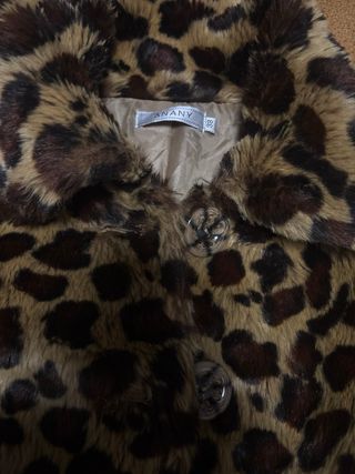 Chaqueta y bolso estampado leopardo