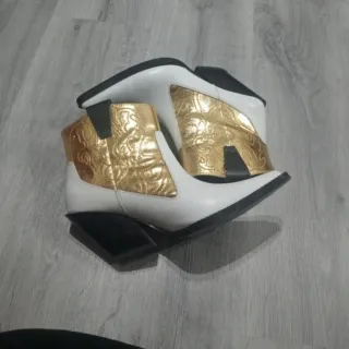 Botines Zara Blanco y Dorado Piel