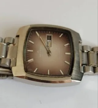 Reloj Helvetia Beat Master automático, funcionando