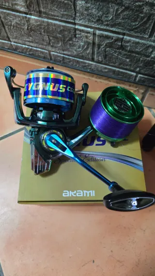 Caña y Carrete Akami combo