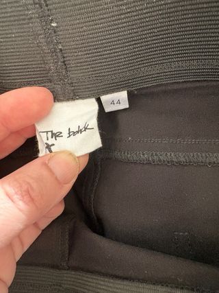 Pantalón negro efecto piel