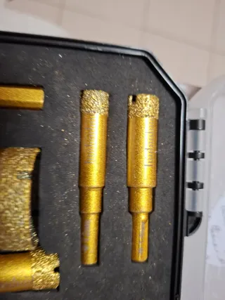 Juego coronas para azulejos y mármol