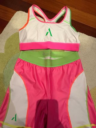 Conjunto deportivo Axel top y shorts