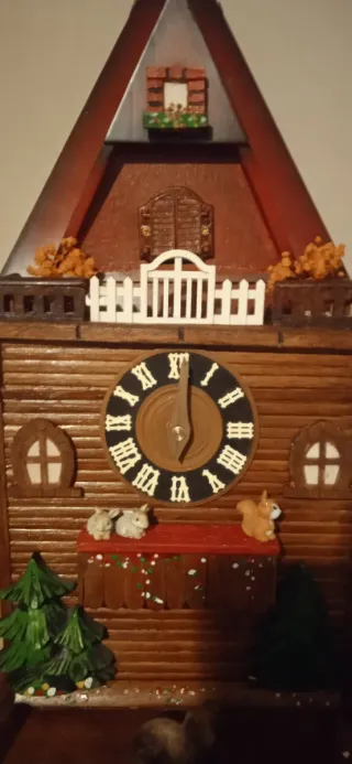 Orologio a cucù in legno
