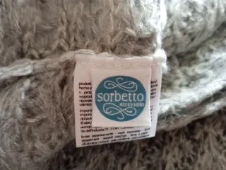 Sciarpa donna grigia traforata modello chiuso