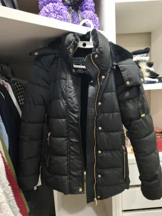 Chaqueta acolchada Stradivarius negra