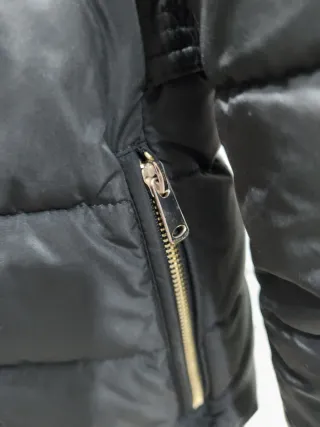 Chaqueta acolchada Stradivarius negra