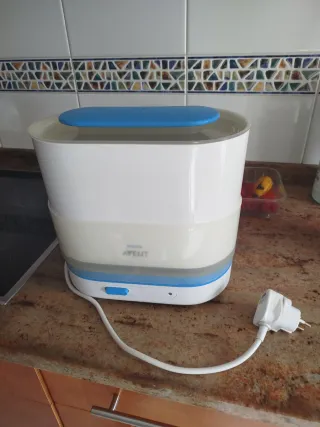 Esterilizador y Calienta Biberones Tommee Tippee