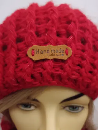 Set berretto e scaldacollo rosso fatto a mano