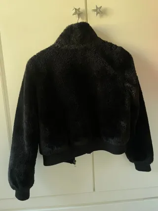 Chaqueta Negra Bomber Pull&Bear