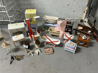 Mobili per bagno in casa delle bambole