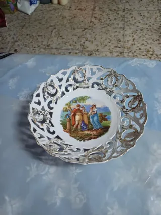 Fuente calada porcelana antigua