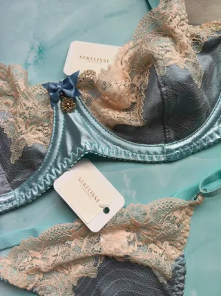 Conjunto sujetador y tanga encaje sexy