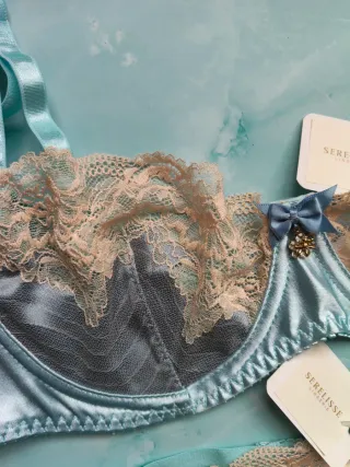 Conjunto sujetador y tanga encaje sexy