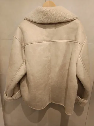 Abrigo Zara Beige con Borrego