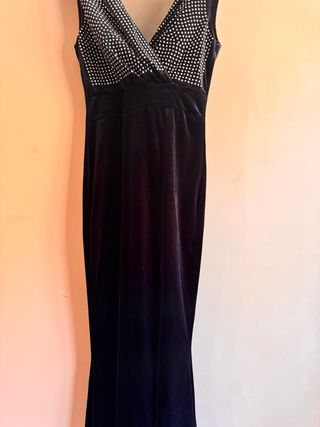 Vestido largo terciopelo con pedrería
