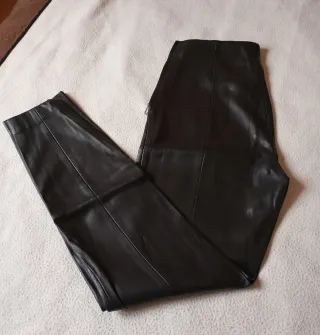 Pantalón polipiel negro