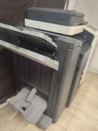 Fotocopiadora Konica Minolta Bizhub C754