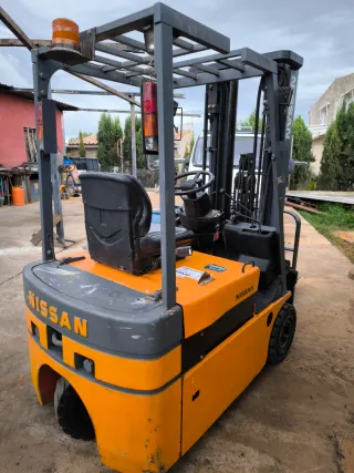 Carretilla Elevadora Eléctrica Nissan