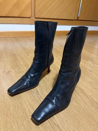 Botines altos de piel