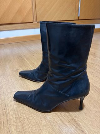 Botines altos de piel