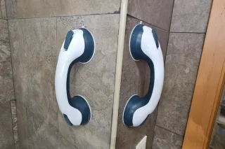 Asas de seguridad para baño