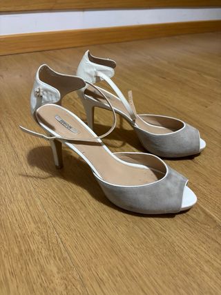 Sandalias Geox tacón gris y blanco