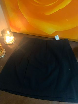 Minifalda entallada Stradivarius negra