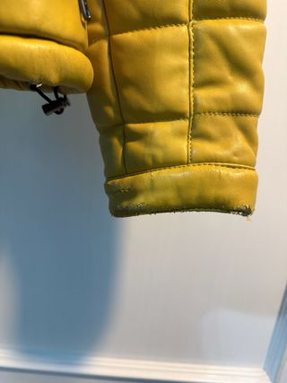 Cazadora polipiel acolchada Zara amarilla