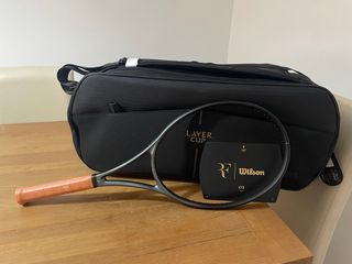Raqueta y Bolsa Wilson Roger Federer