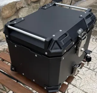 Baúl para moto negro nuevo