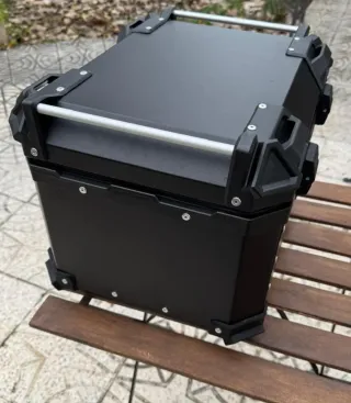 Baúl para moto negro nuevo