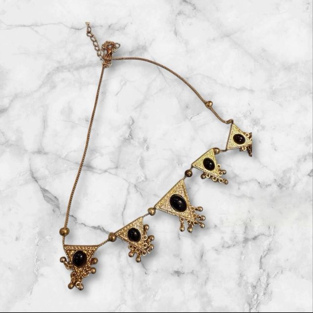 Collar Zara Triángulos Negro y Dorado