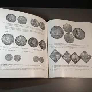 M11. Monete d'oro e d'argento. Città della Pfalz