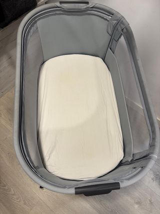 Minicuna de colecho gris