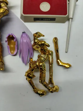 Caballero Mu de Aries Saint Seiya de Bandai