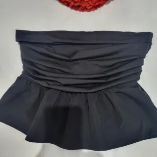 Top negro strapless talla L